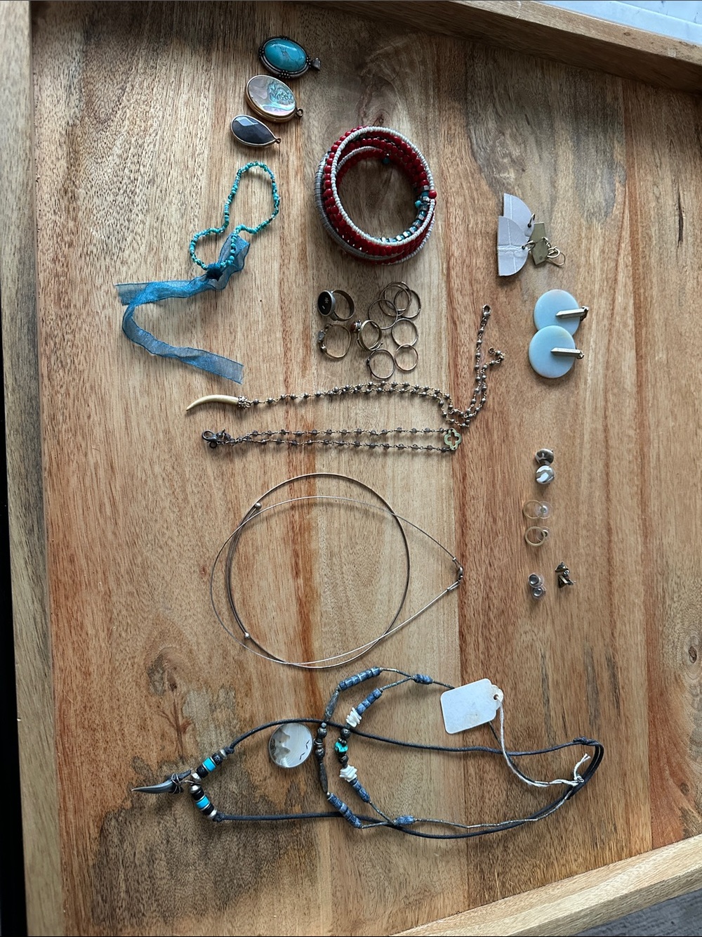 Mixed lot of costume jewelry